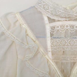 High neck lace ivory shirt vintage